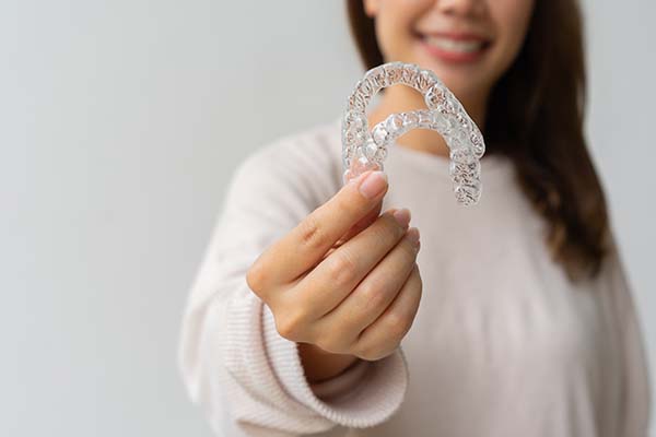 The Pros And Cons Of Clear Aligners